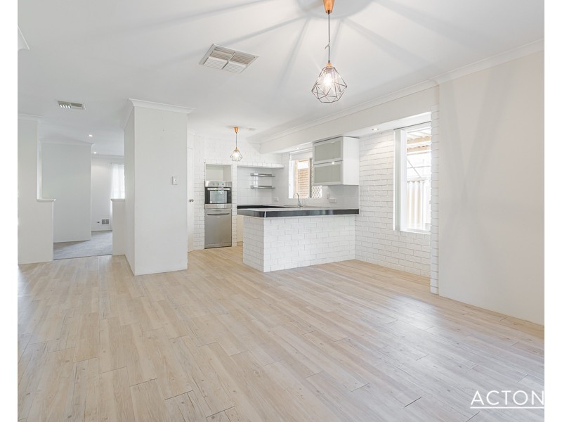 28B Inverness Drive, Meadow Springs WA 6210