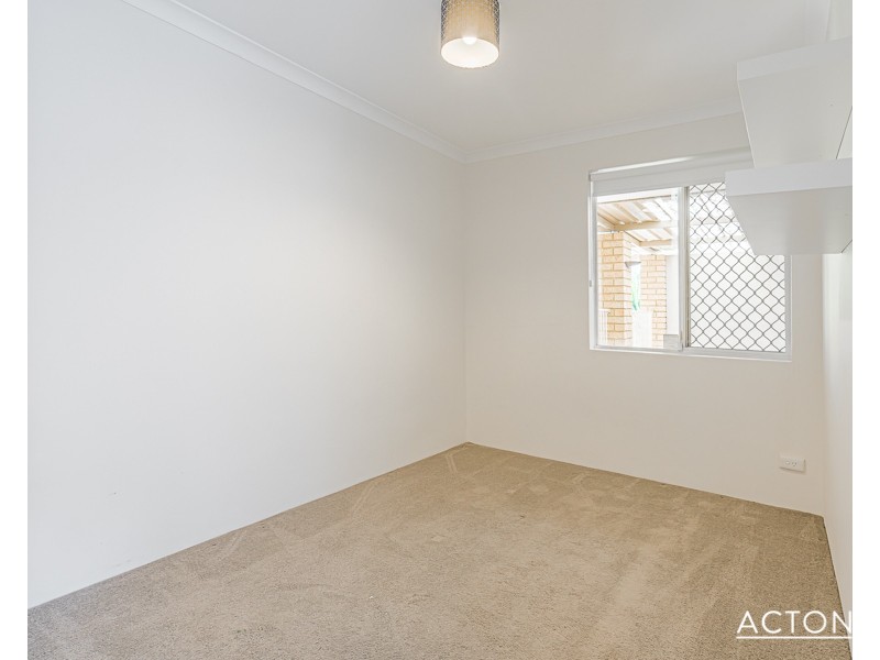 28B Inverness Drive, Meadow Springs WA 6210