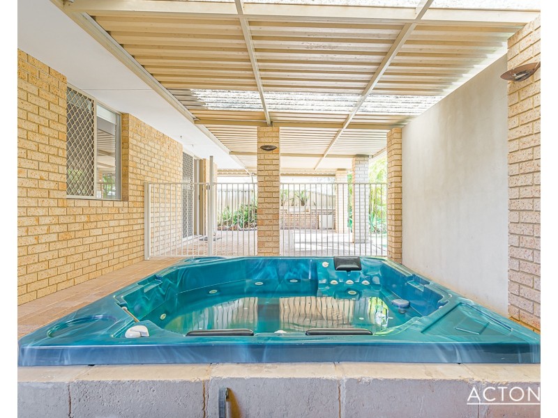 28B Inverness Drive, Meadow Springs WA 6210