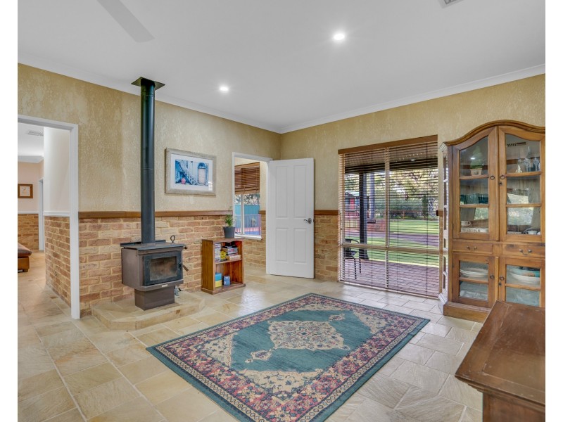 7 Fouracre Court, Stake Hill WA 6181
