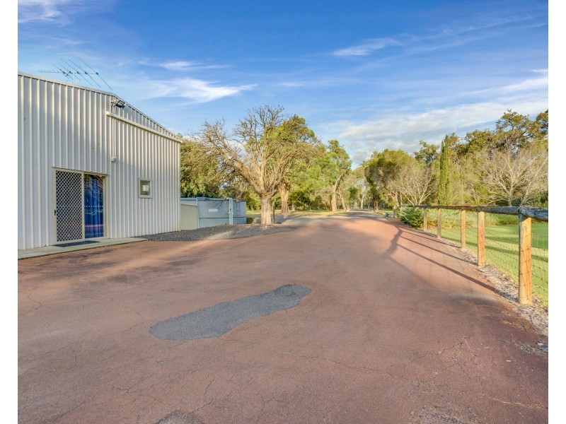 7 Fouracre Court, Stake Hill WA 6181