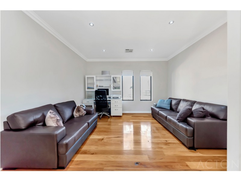 6 Exchequer Avenue, Greenfields WA 6210