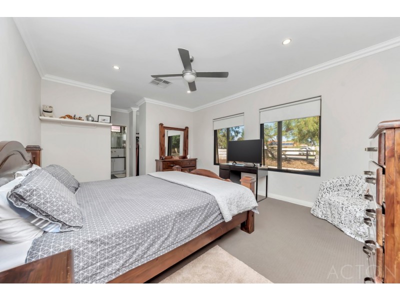 6 Exchequer Avenue, Greenfields WA 6210