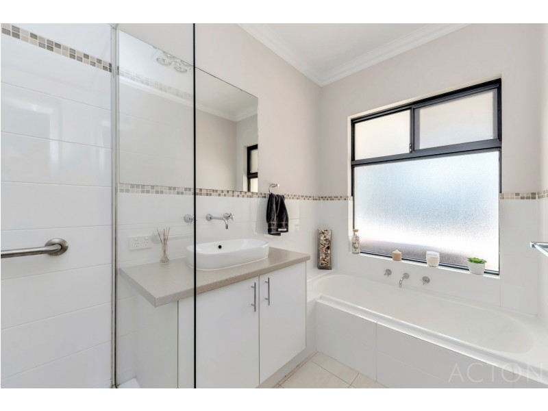 6 Exchequer Avenue, Greenfields WA 6210