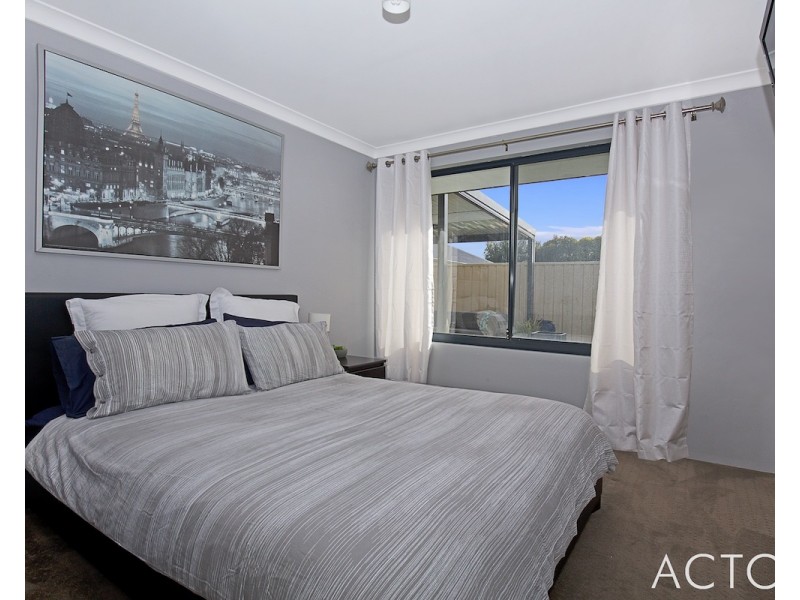 95B Peelwood Parade, Halls Head WA 6210