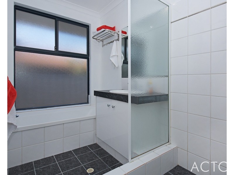 95B Peelwood Parade, Halls Head WA 6210