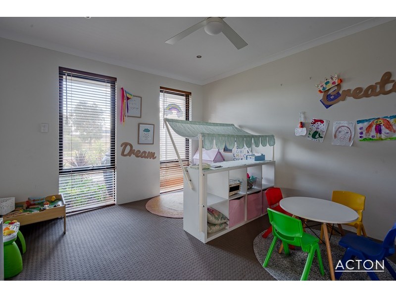 4 Calder Nook, Lakelands WA 6180