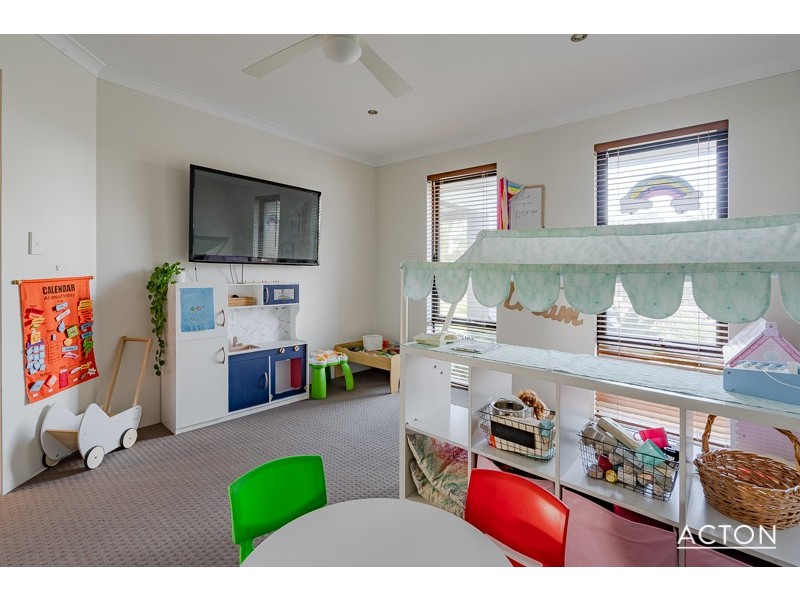 4 Calder Nook, Lakelands WA 6180