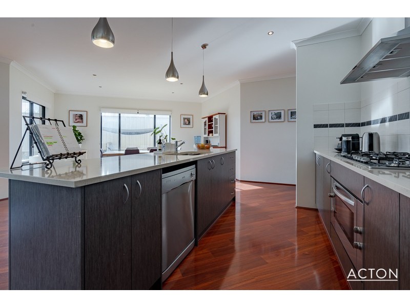 4 Calder Nook, Lakelands WA 6180