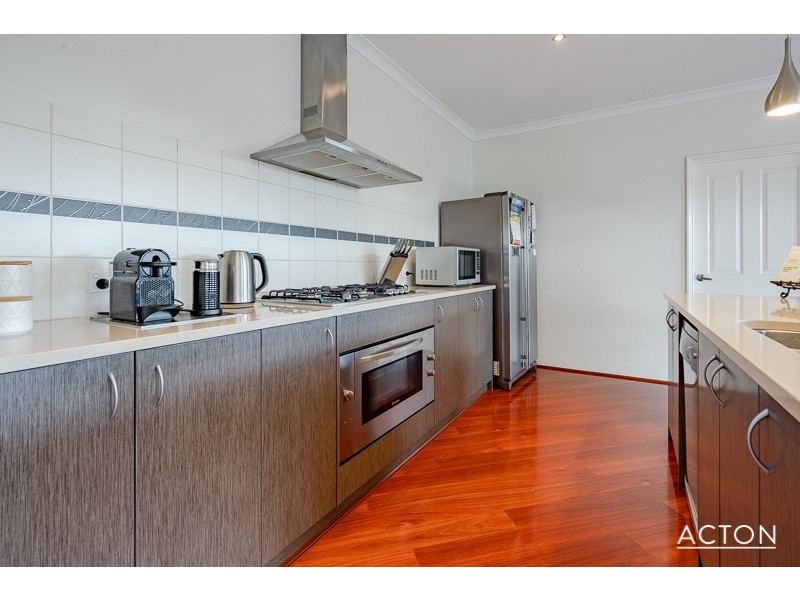 4 Calder Nook, Lakelands WA 6180