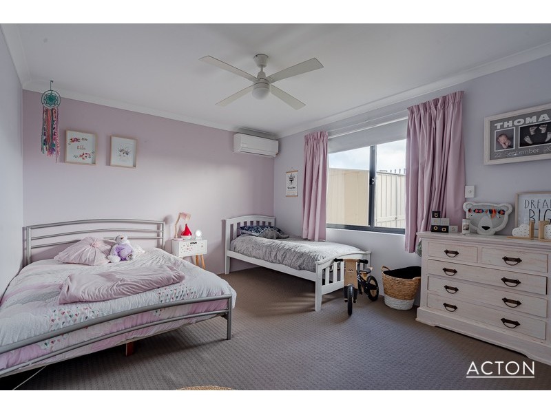 4 Calder Nook, Lakelands WA 6180