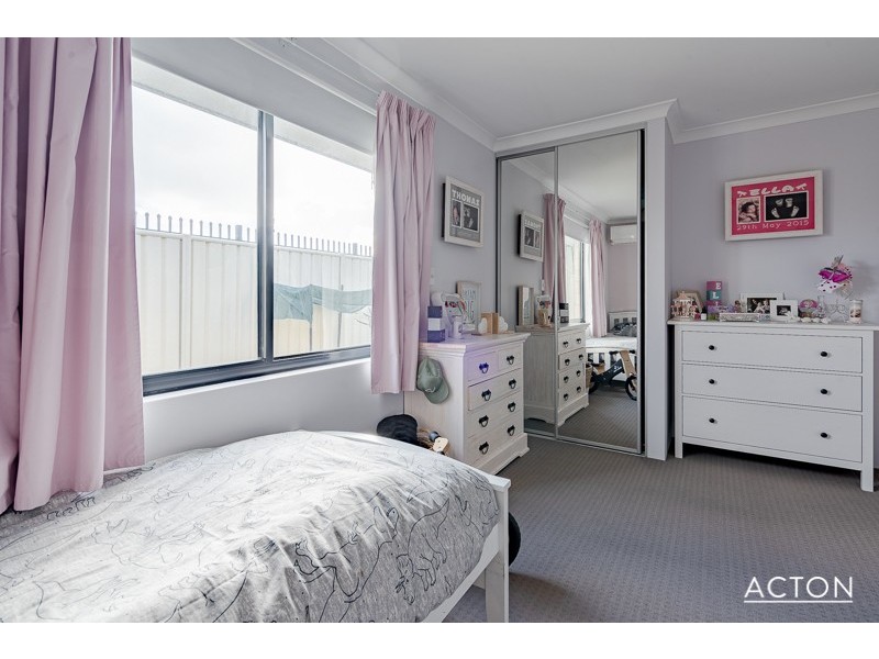 4 Calder Nook, Lakelands WA 6180