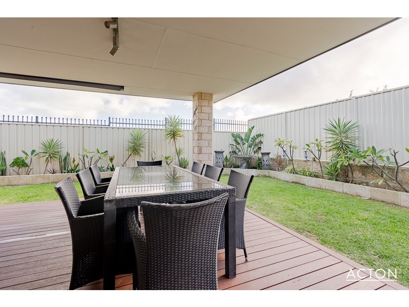 4 Calder Nook, Lakelands WA 6180