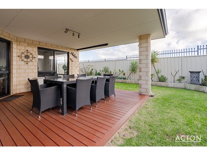 4 Calder Nook, Lakelands WA 6180