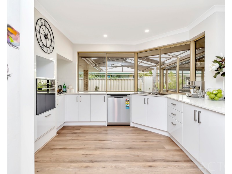 10 Paraguay Avenue, Greenfields WA 6210