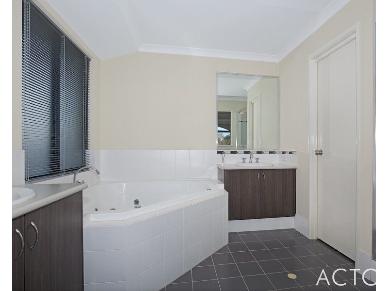 57 Karon Vista, Halls Head WA 6210