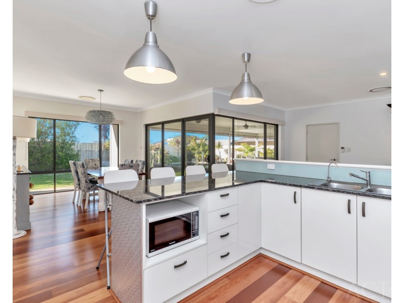 21 Joshua Carrol Street, Madora Bay WA 6210