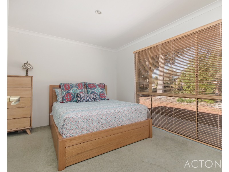 6 Bardoc Way, Greenfields WA 6210