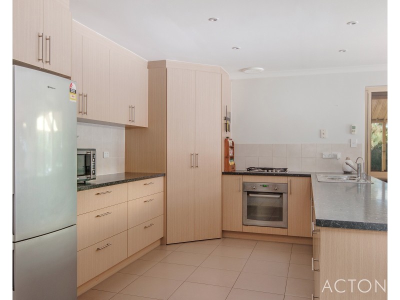 6 Bardoc Way, Greenfields WA 6210
