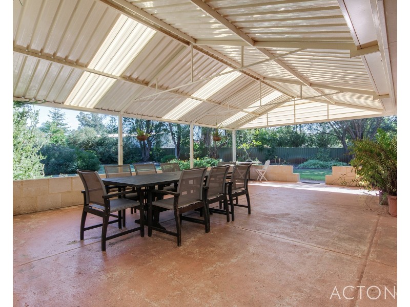 6 Bardoc Way, Greenfields WA 6210