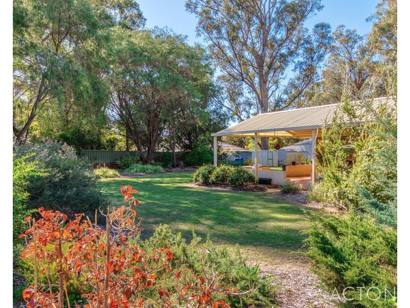 6 Bardoc Way, Greenfields WA 6210