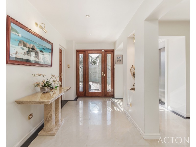 19 Ashburton Court, Dudley Park WA 6210