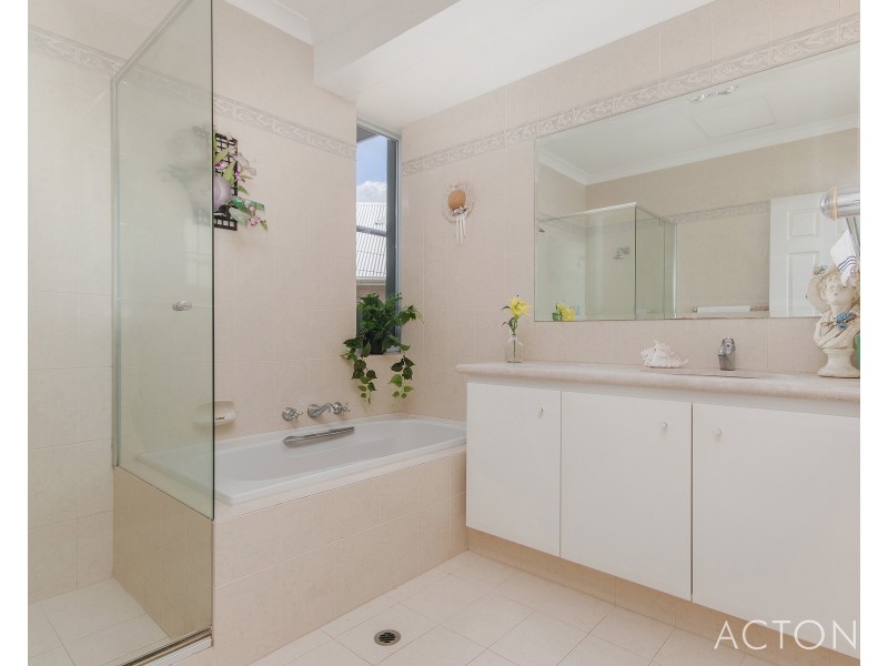 19 Ashburton Court, Dudley Park WA 6210