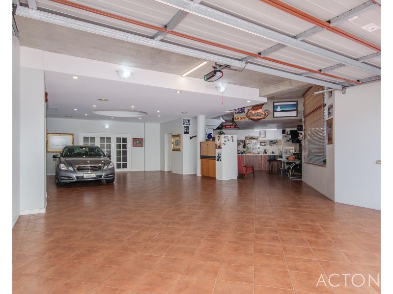 19 Ashburton Court, Dudley Park WA 6210