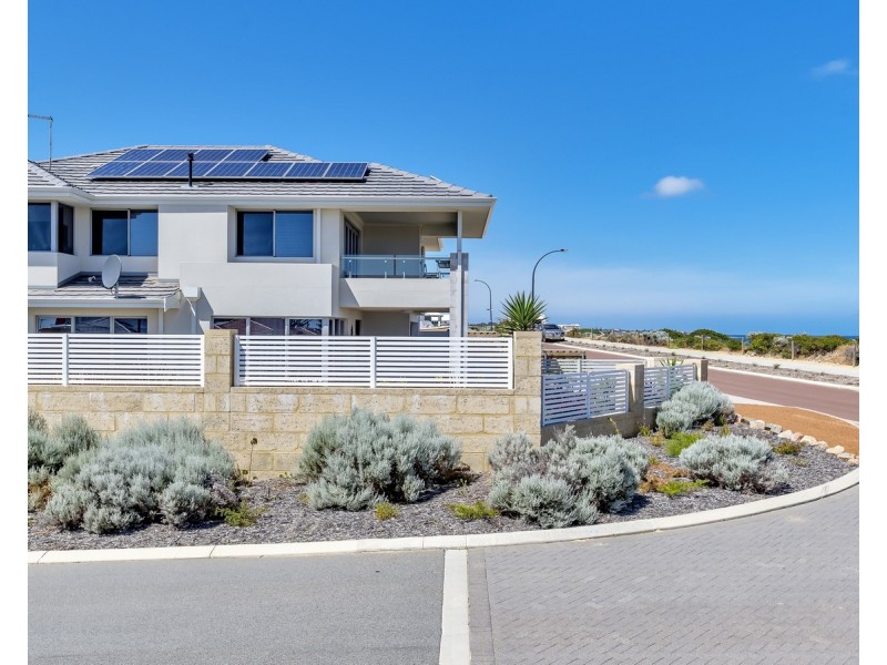 32 Acerosa Boulevard, Halls Head WA 6210
