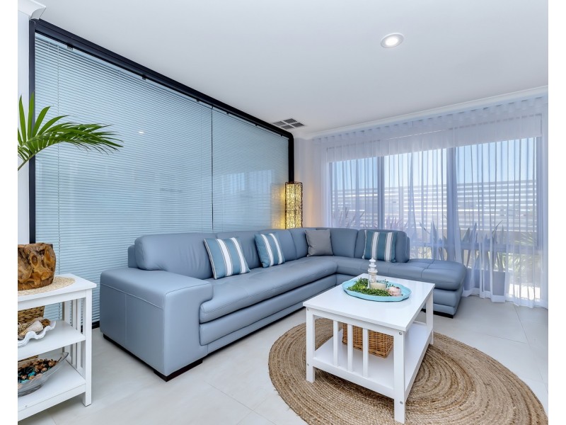 32 Acerosa Boulevard, Halls Head WA 6210