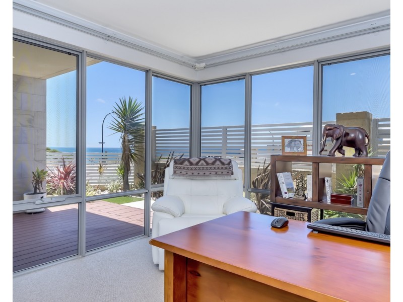 32 Acerosa Boulevard, Halls Head WA 6210