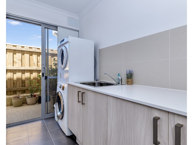 32 Acerosa Boulevard, Halls Head WA 6210