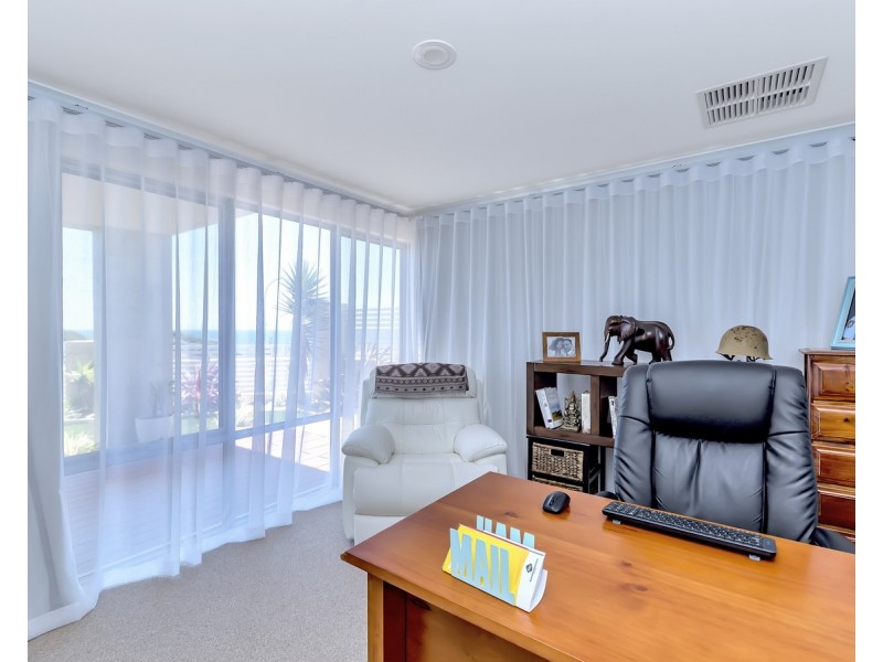 32 Acerosa Boulevard, Halls Head WA 6210