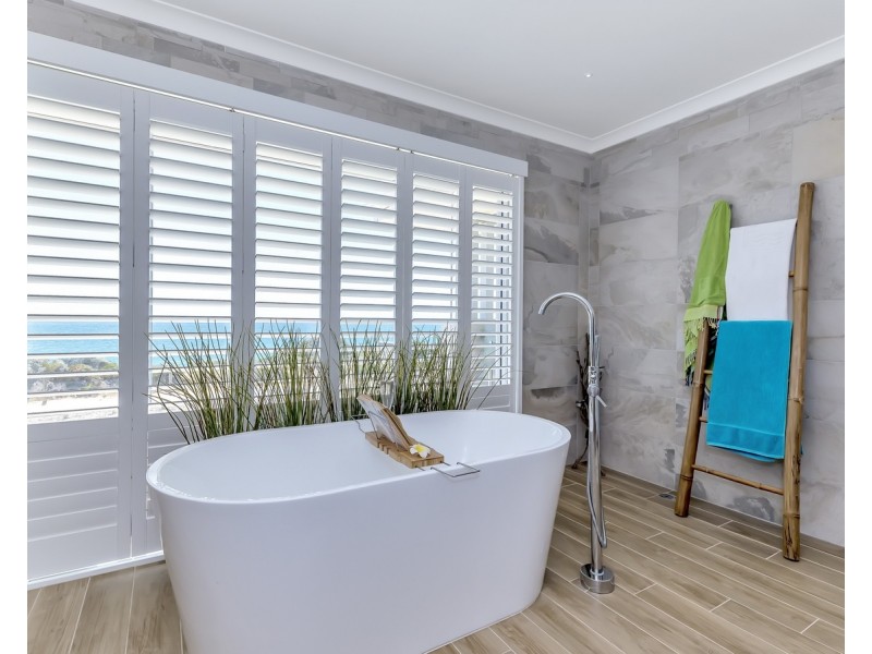 32 Acerosa Boulevard, Halls Head WA 6210