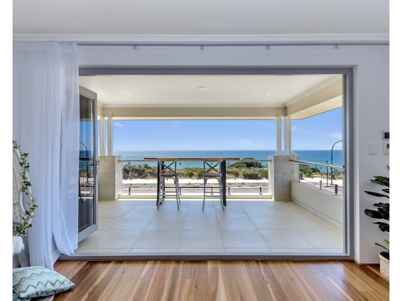 32 Acerosa Boulevard, Halls Head WA 6210