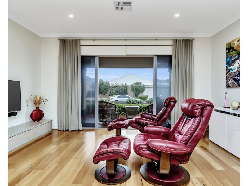 14 Tamar Break, Madora Bay WA 6210