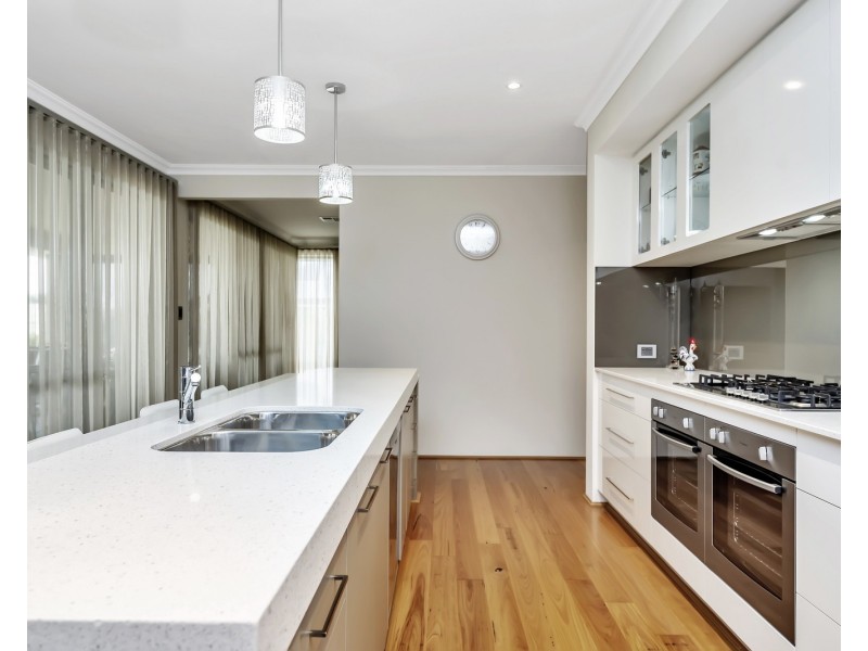 14 Tamar Break, Madora Bay WA 6210