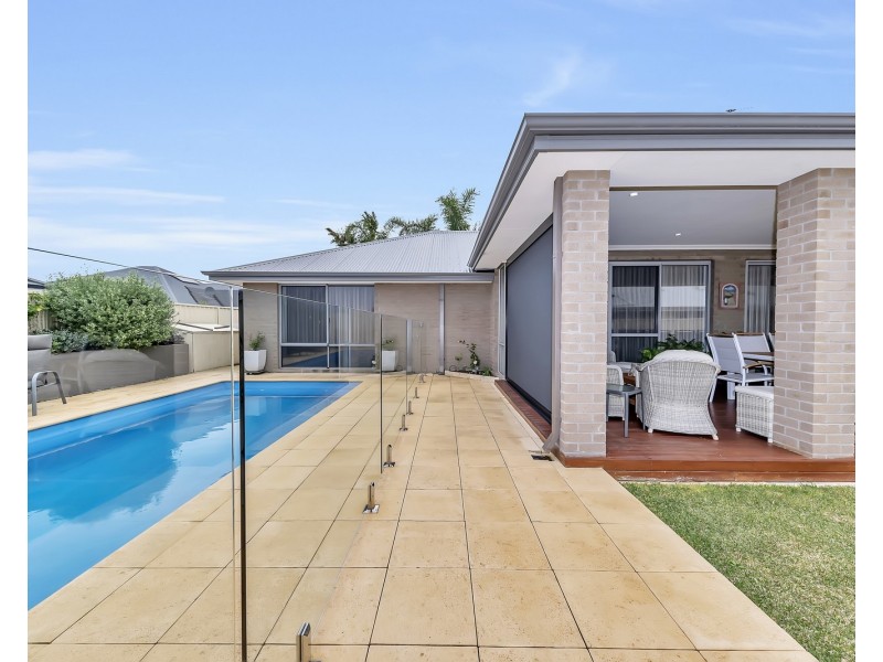 14 Tamar Break, Madora Bay WA 6210