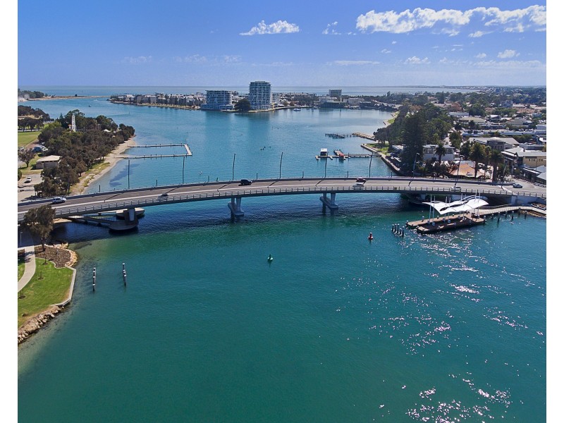 2 Parkview Street, Mandurah WA 6210