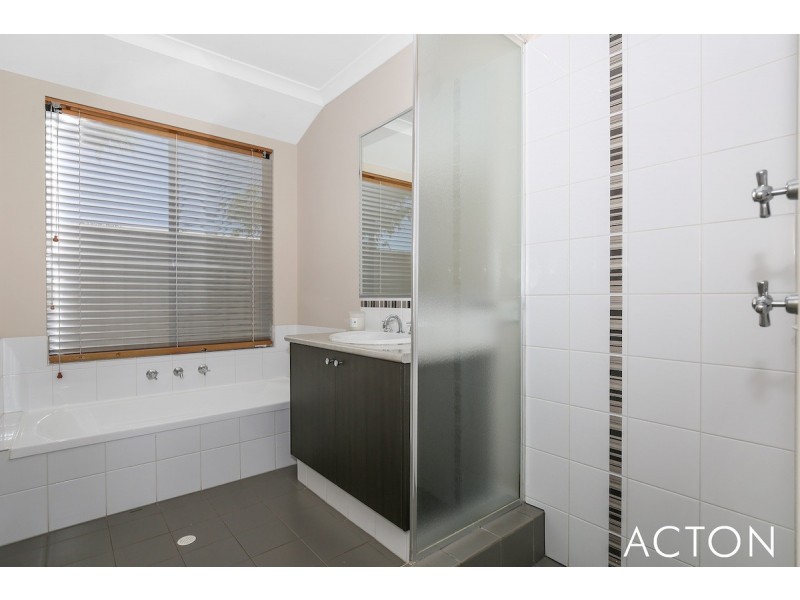 42 Cobaki Brace, Lakelands WA 6180