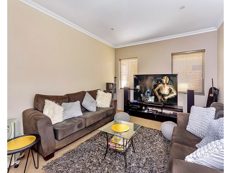 80 Buttercup Parkway, Halls Head WA 6210