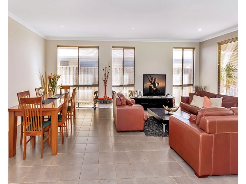 80 Buttercup Parkway, Halls Head WA 6210