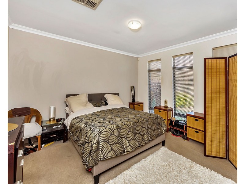 80 Buttercup Parkway, Halls Head WA 6210