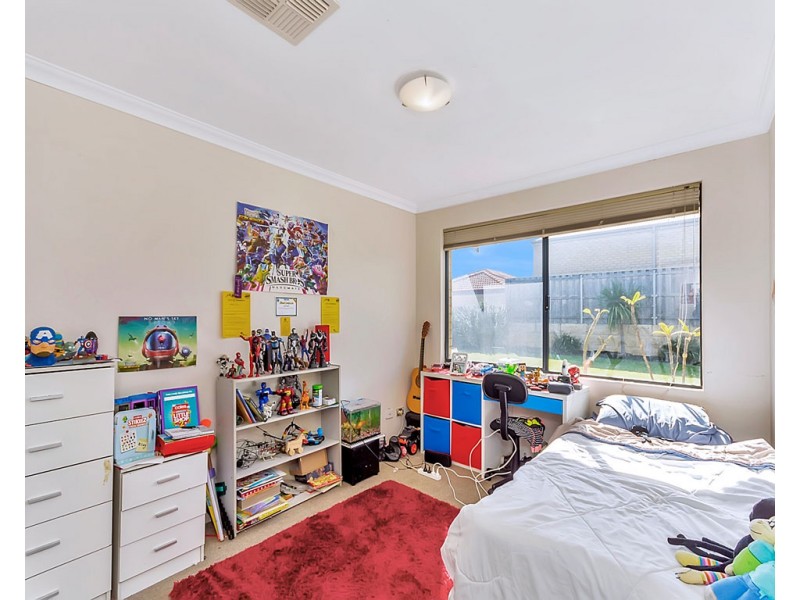 80 Buttercup Parkway, Halls Head WA 6210