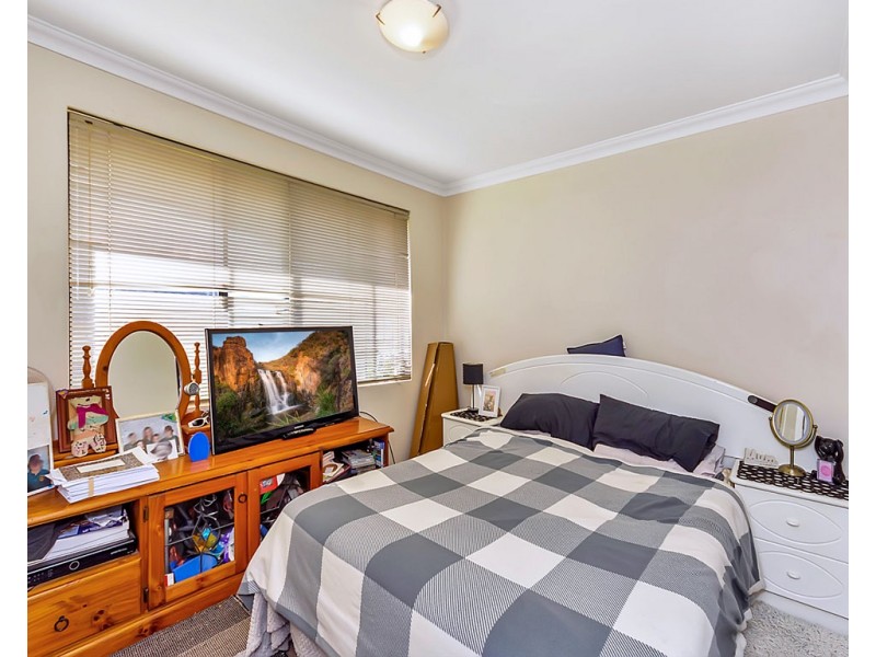 80 Buttercup Parkway, Halls Head WA 6210