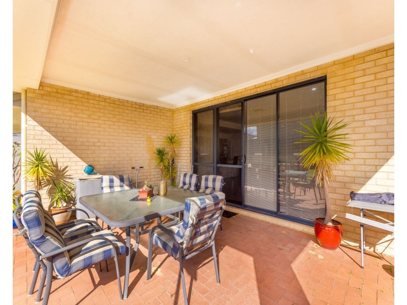 80 Buttercup Parkway, Halls Head WA 6210