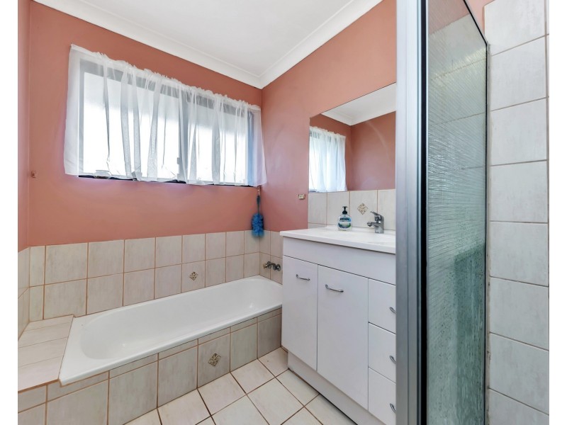 8 Amazon Drive, Greenfields WA 6210