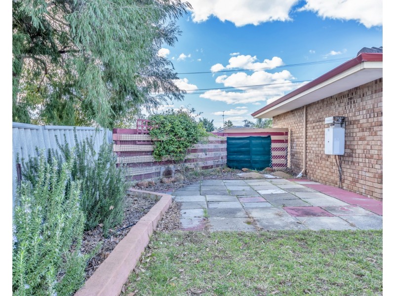 8 Amazon Drive, Greenfields WA 6210