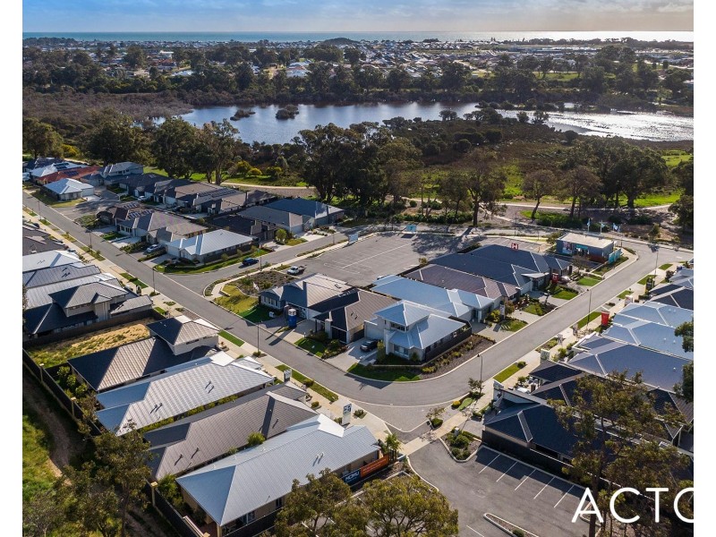 21 Gooljak Rise, Lakelands WA 6180