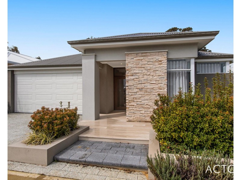 21 Gooljak Rise, Lakelands WA 6180